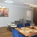 Apartament Sosnowy Przy Basenach Tropikalnych, Prywatny Parking