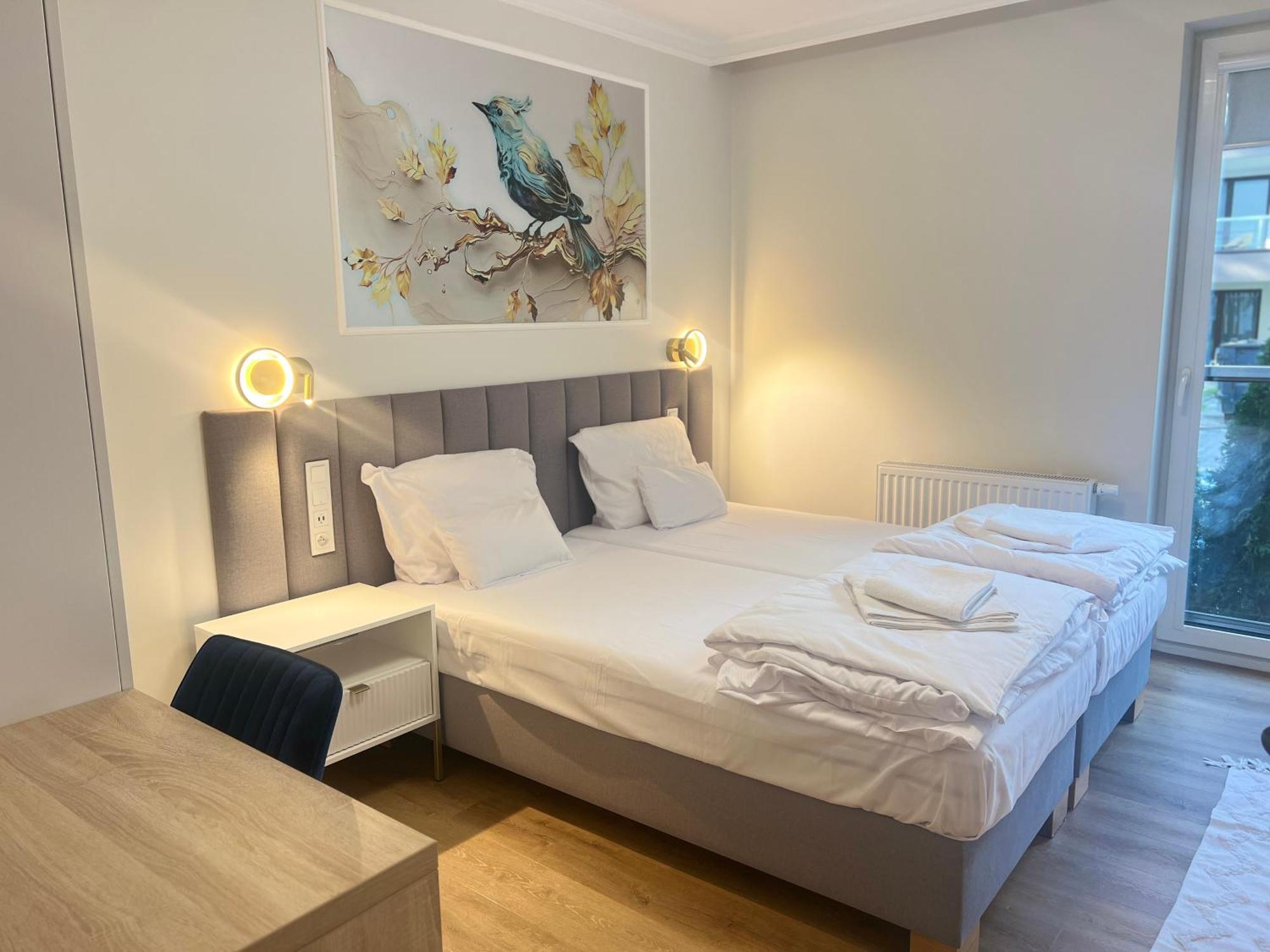 Sosnowy Przy Basenach Tropikalnych, Prywatny Parking Apartment Kielce