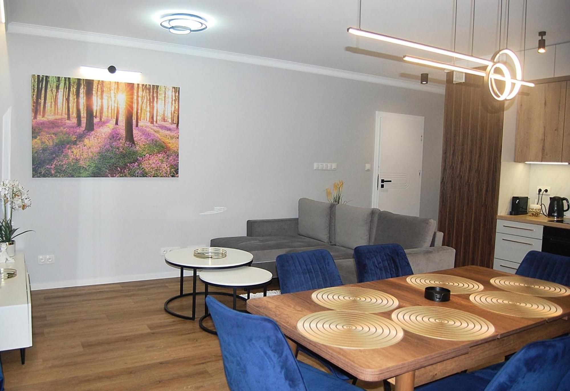Sosnowy Przy Basenach Tropikalnych, Prywatny Parking Apartament